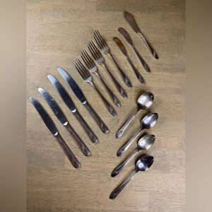 Oneida Tudor Plate Queen Bess II Silverplate Flatware Set - 15 Pcs Vintage 1946